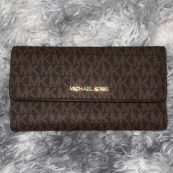 Michael Kors Handbags - NWOT Michael Kors